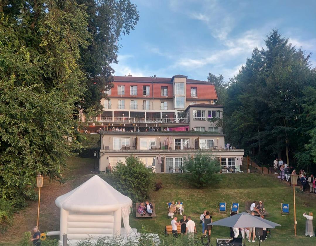 Strandhotel Vier Jahreszeiten Букков Экстерьер фото